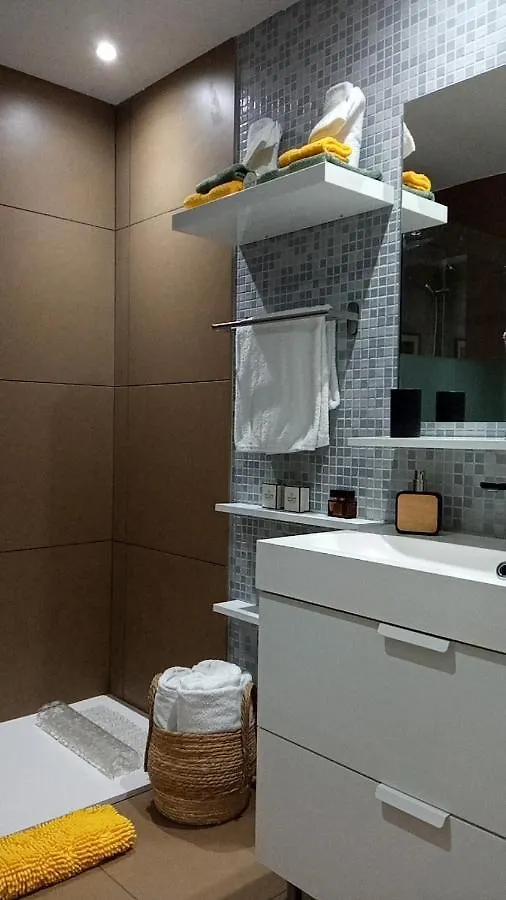 Superbe Appartement Avec Solarium Et Piscine Communautaire Roses Apartmán
