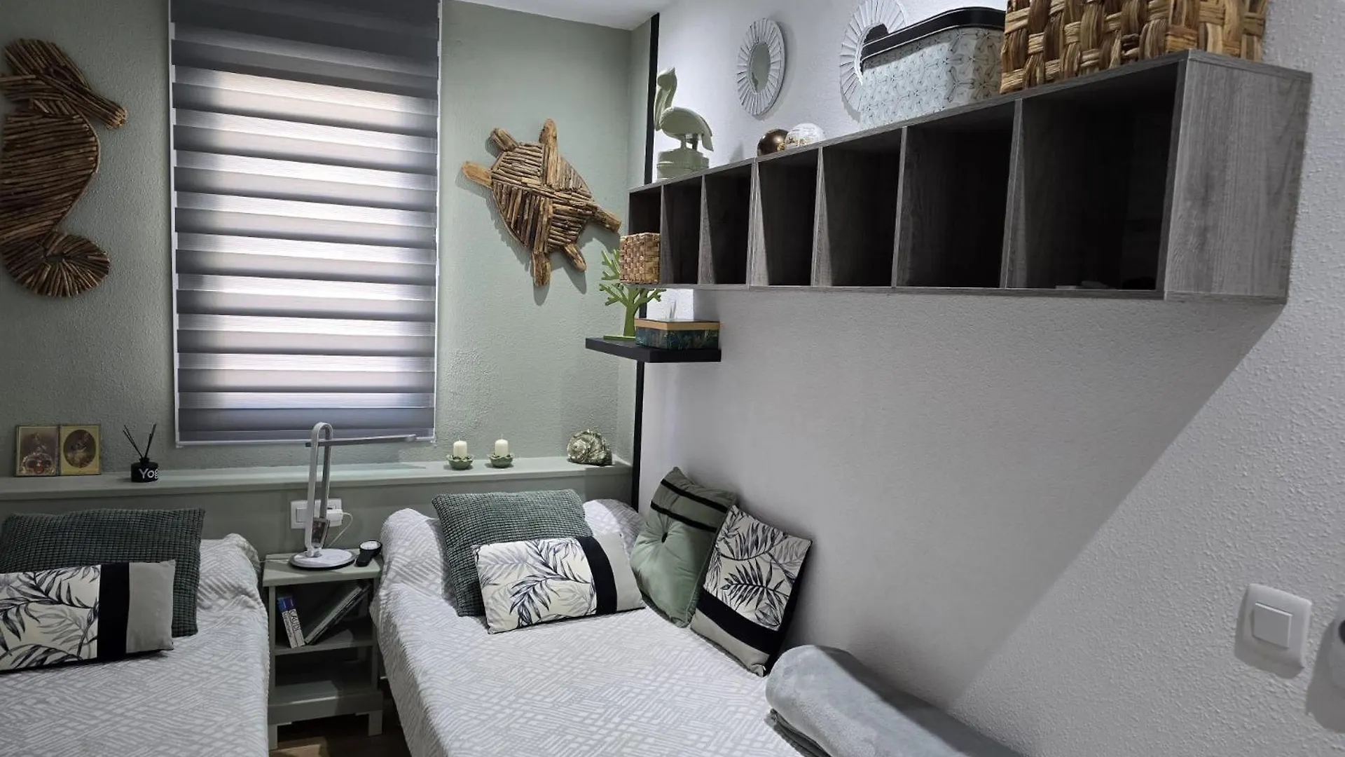 Superbe Appartement Avec Solarium Et Piscine Communautaire Roses Spain