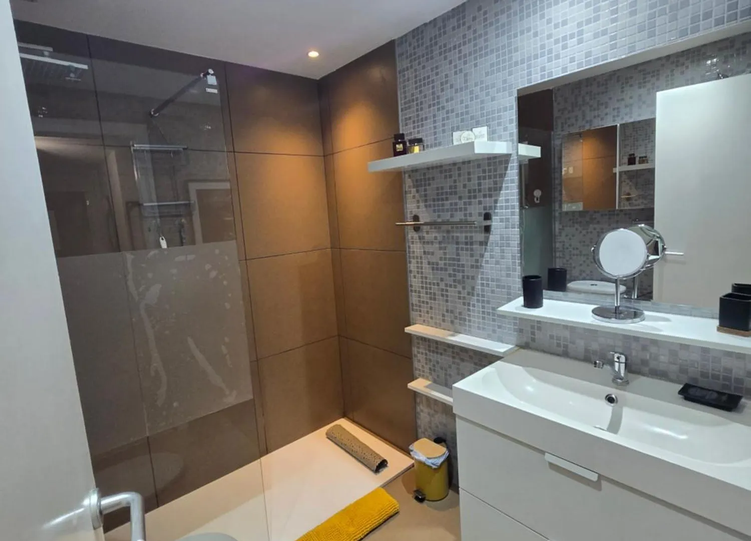 Apartment Superbe Appartement Avec Solarium Et Piscine Communautaire Roses Spain