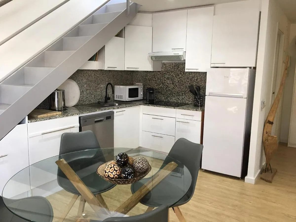 Apartment Superbe Appartement Avec Solarium Et Piscine Communautaire Roses