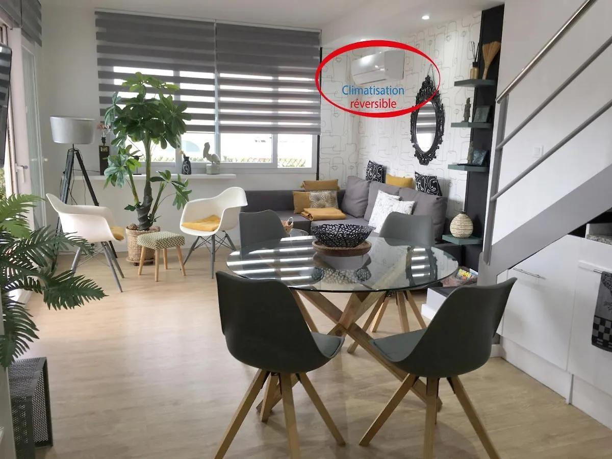 Superbe Appartement Avec Solarium Et Piscine Communautaire Roses Apartment